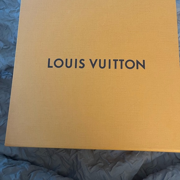 Not practical for me anymore as I have 2 little ones now and don’t go out much - Picture 4 of 4